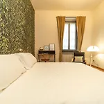 The Artist's Nest - On The Navigli * מילאנו