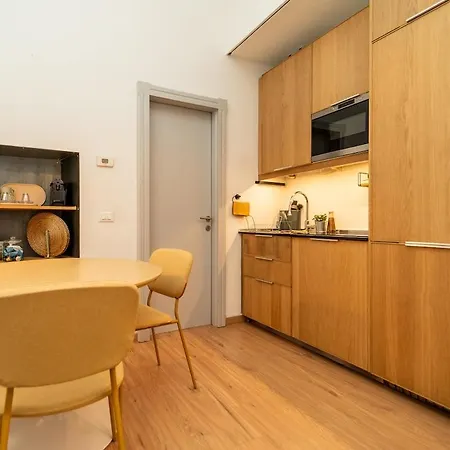 The Artist's Nest - On The Navigli Daire *